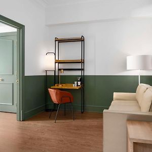 One-Bedroom Suite Two Queen Beds